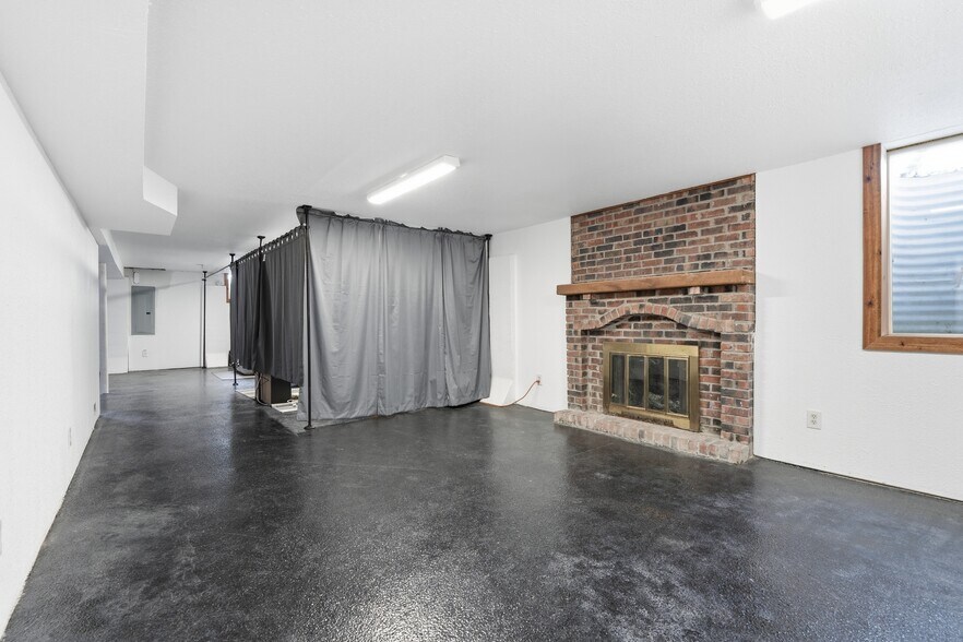 More Photos Of 10907 E 87th St, Raytown Multifamily For Sale