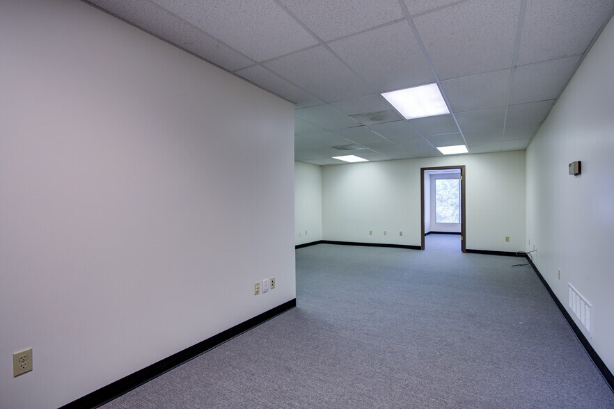 More Photos Of 225 S Academy Blvd, Colorado Springs Office For Sale