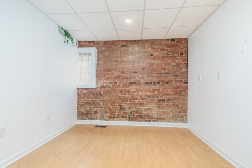 More Photos Of 6821-6823 Manchester Ave, Saint Louis Office Residential For Lease