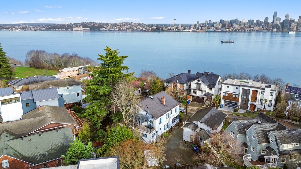 More Photos Of 1425 Palm Ave SW, Seattle Multifamily For Sale