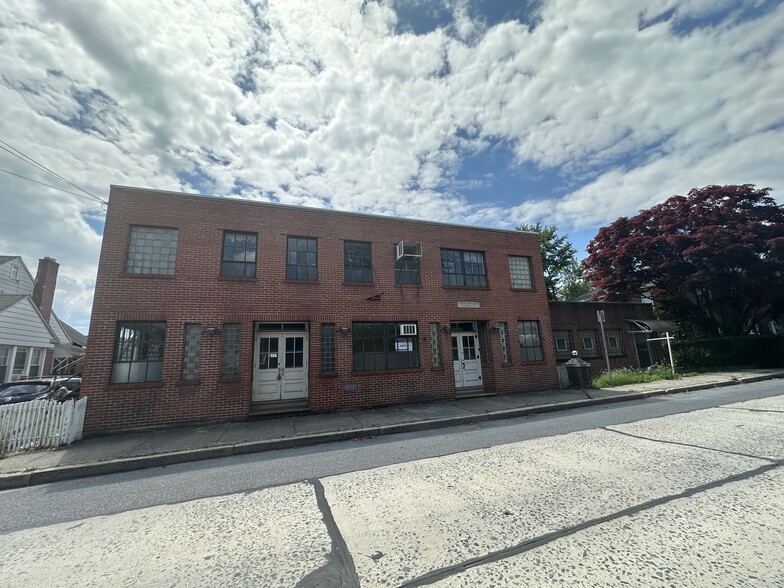 More Photos Of 324-326 Washington St, Walnutport Loft Creative Space For Sale