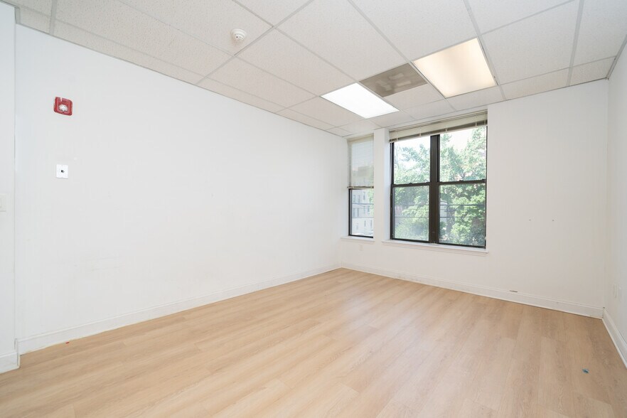 More Photos Of 358-360 1st St, Hoboken Medical For Lease