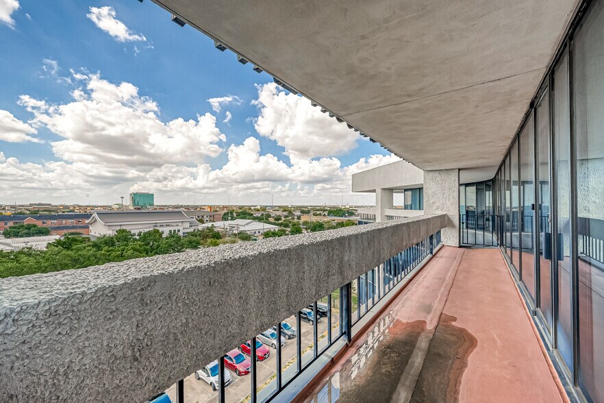More Photos Of 6100 Corporate Dr, Houston Medical For Sale