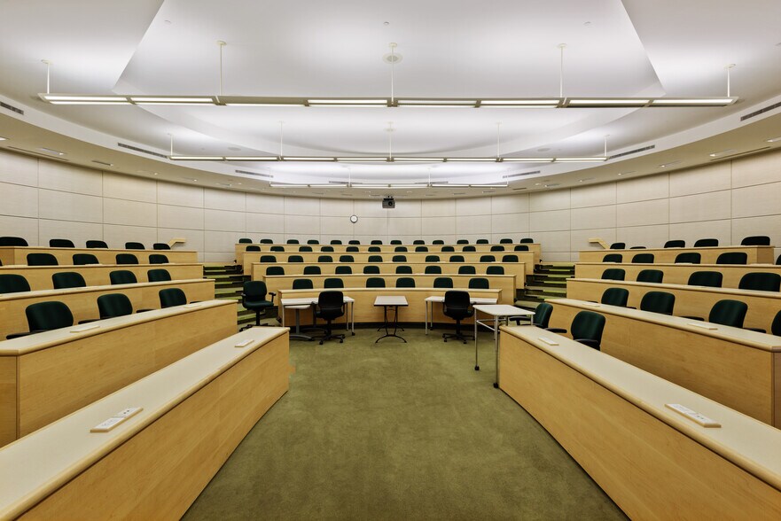 More Photos Of 28301 Ferry Rd, Warrenville Hospital For Lease