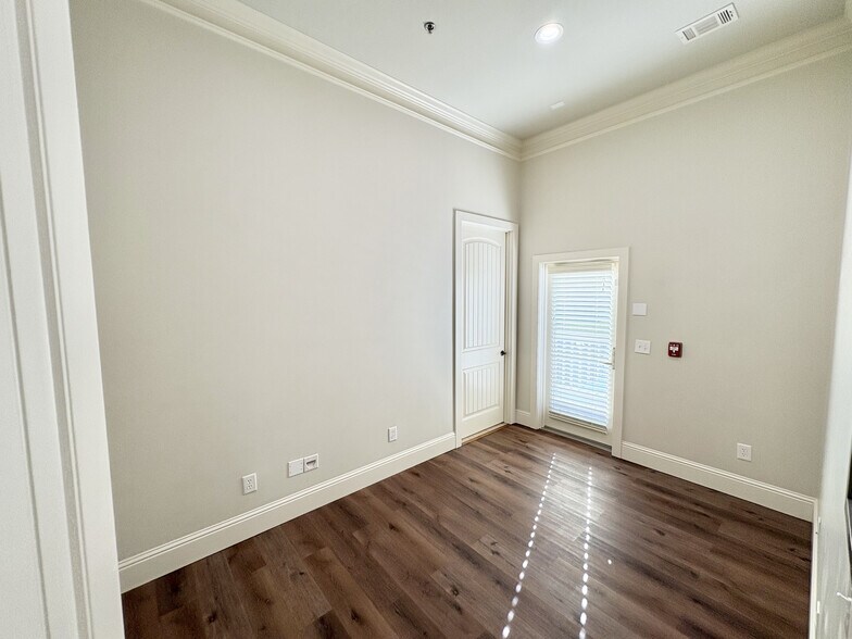 More Photos Of 1129 Lake Oconee Pky, Eatonton Office For Lease