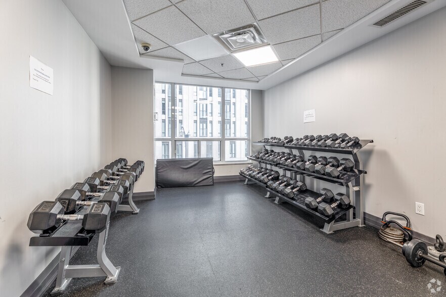 More Photos Of 925 Bay St, Toronto Apartments For Lease