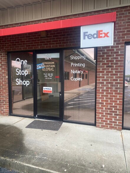 More Photos Of 1570-1584 Williamson Rd, Griffin Storefront Retail Office For Lease