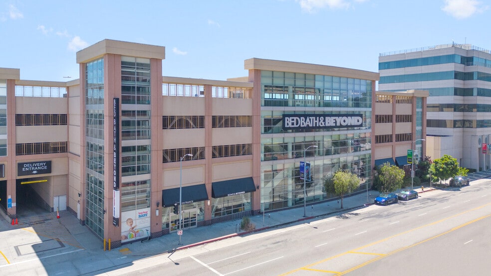 More Photos Of 11854 W Olympic Blvd, Los Angeles Freestanding For Lease