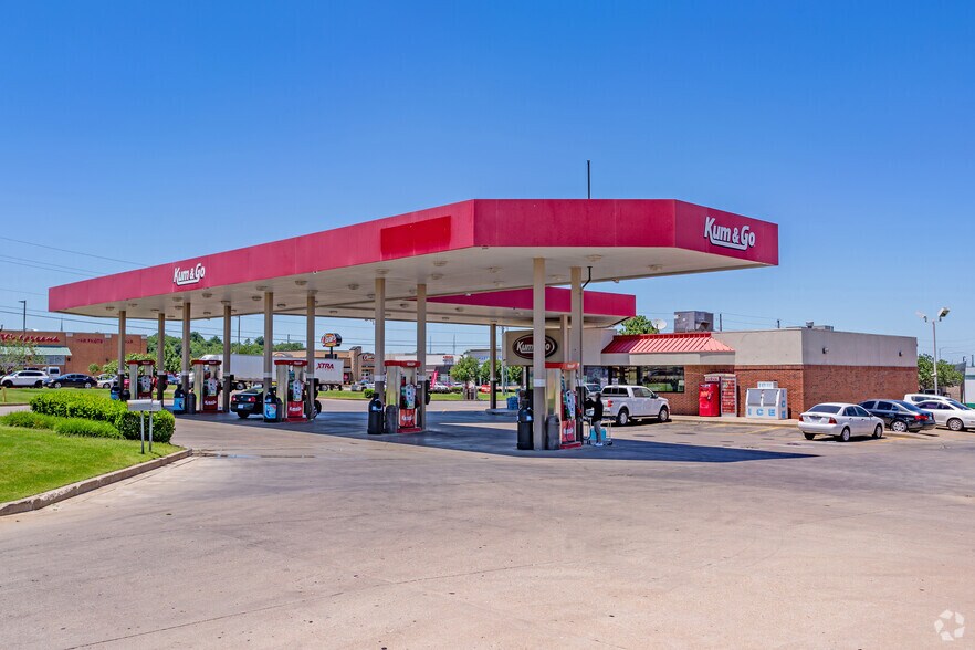Primary Photo Of 1000 E Kenosha St, Broken Arrow Convenience Store For Sale