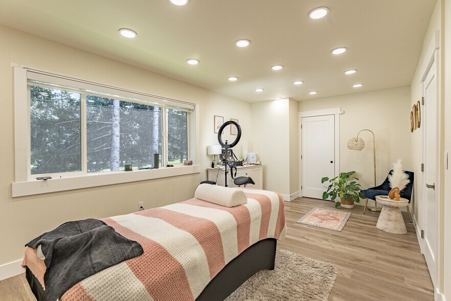 More Photos Of 914 Citadel Dr, Everson Office Residential For Sale