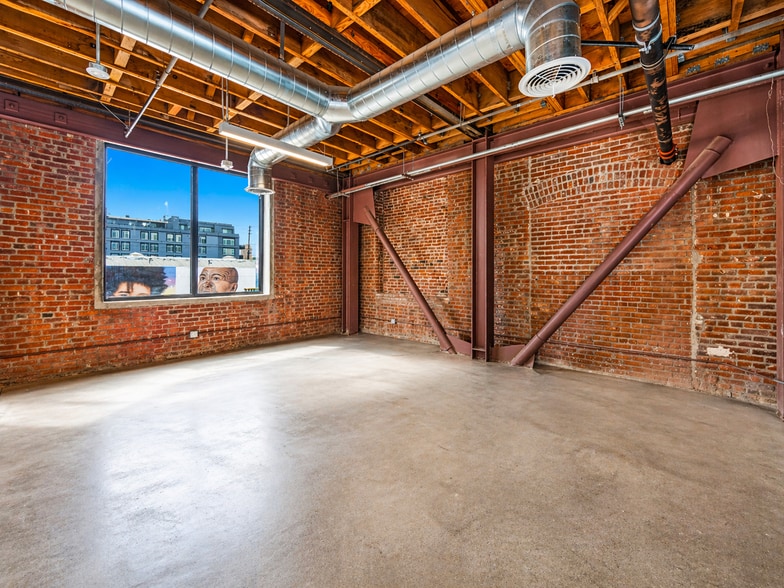 More Photos Of 440 Seaton St, Los Angeles Loft Creative Space For Sale
