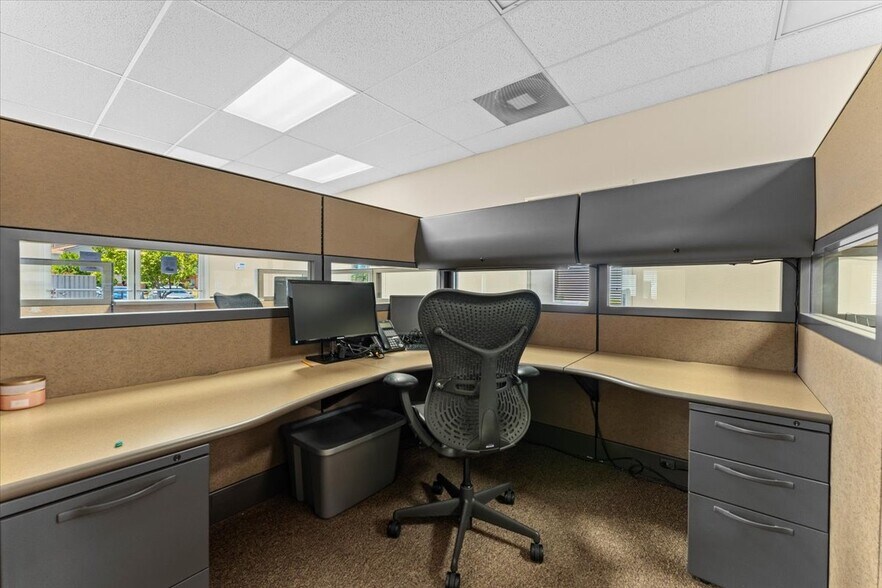 More Photos Of 2155 Larkspur Ln, Redding Office For Sale