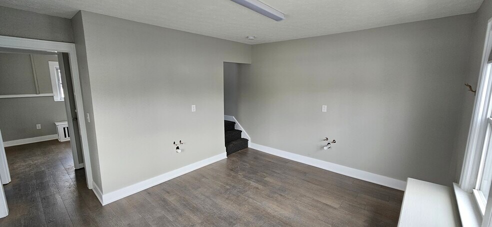 More Photos Of 436 E Dixie Dr, Dayton Freestanding For Lease
