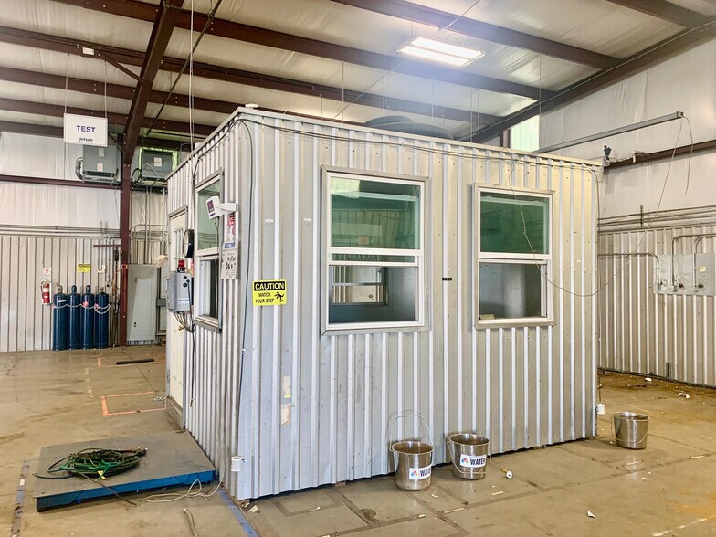 More Photos Of 1003 W Cotton St, Longview Specialty For Lease