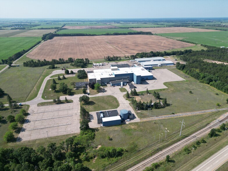 More Photos Of 4930 Hayes Ave, Plover Distribution For Lease