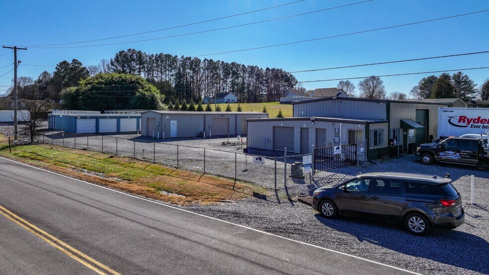 More Photos Of 3832 Morganton Rd, Maryville Self Storage For Sale