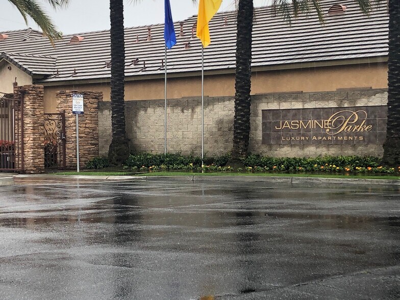 More Photos Of 8400 White Rock Dr, Bakersfield Apartments For Sale