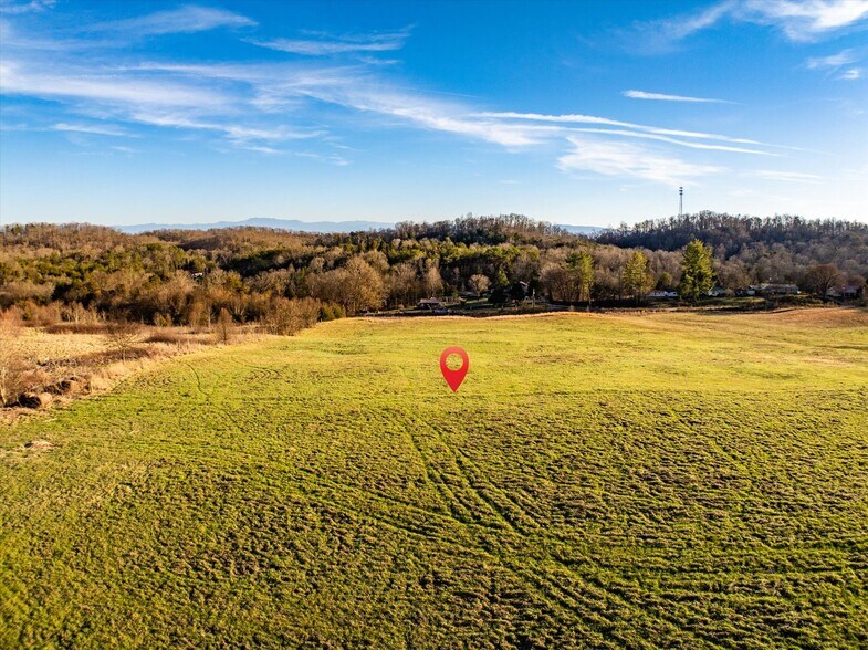 More Photos Of 520 Thorngrove pike, Kodak Land For Sale