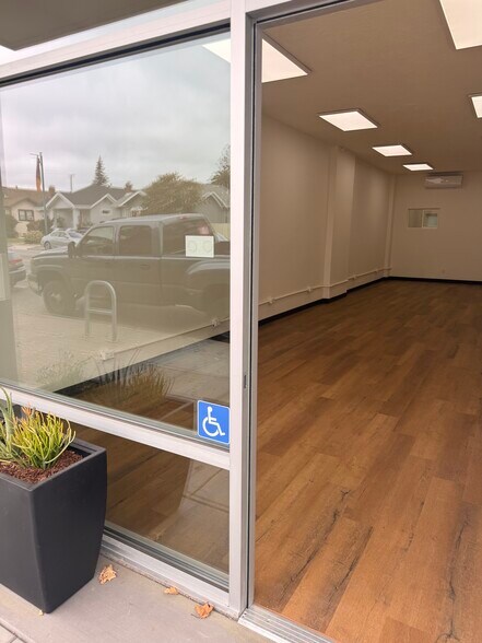 More Photos Of 423-425 Bancroft Ave, San Leandro Freestanding For Lease
