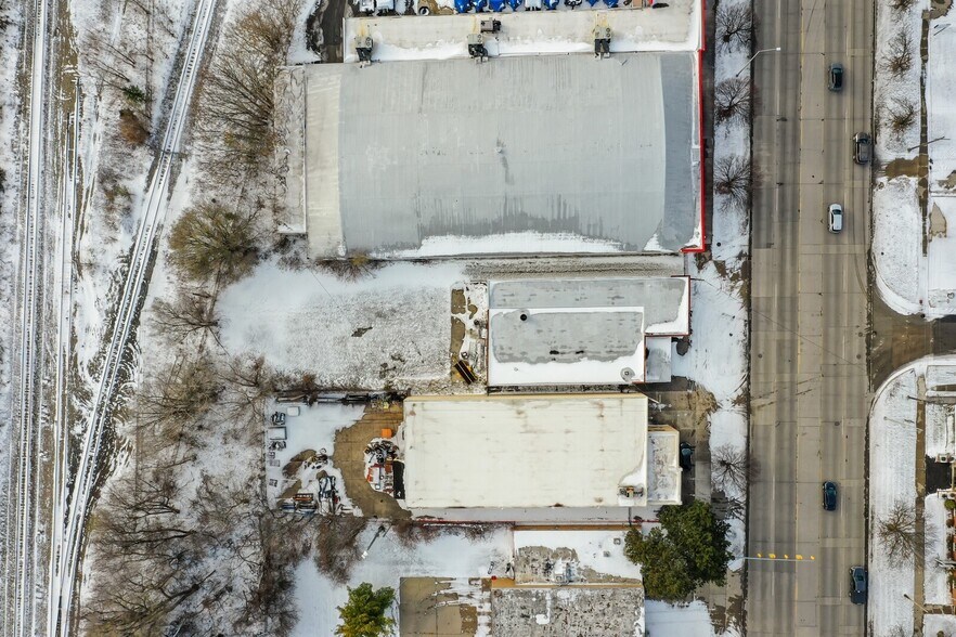 More Photos Of 73 W Walton Blvd, Pontiac Manufacturing For Sale