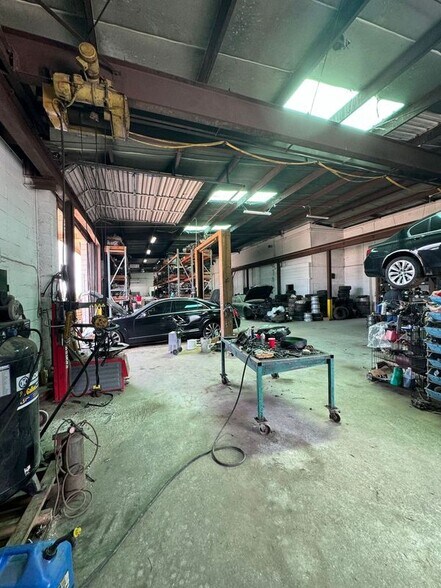 More Photos Of 2032 Sylvester Dr, Moultrie Warehouse For Sale