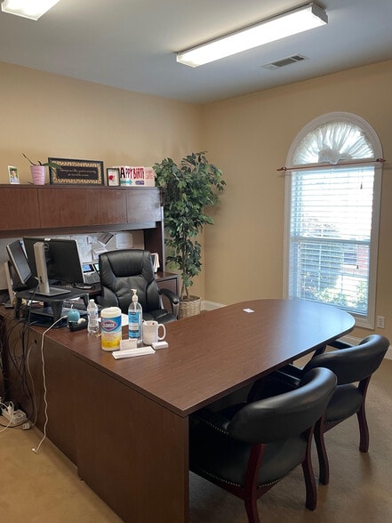 More Photos Of 106 Colony Park Dr, Cumming Office Residential For Lease