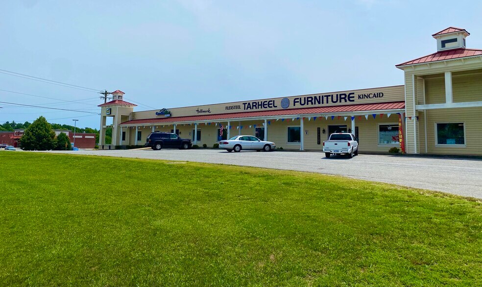 Primary Photo Of 3351 Hickory Blvd, Hudson Freestanding For Sale