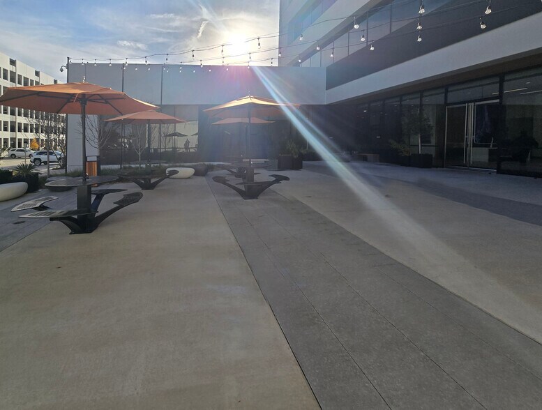 More Photos Of 100 N Central Expy, Richardson Office For Lease