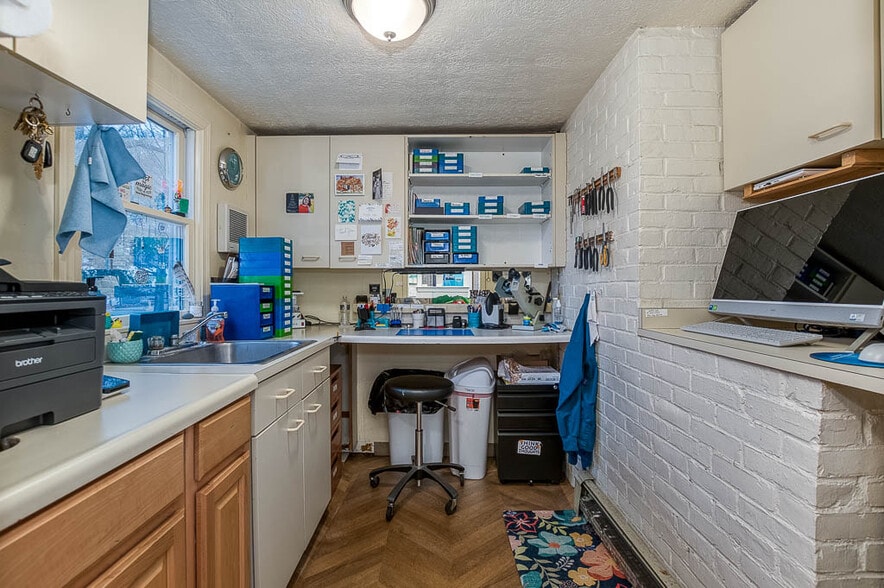 More Photos Of 709 Plain St, Marshfield Medical For Sale
