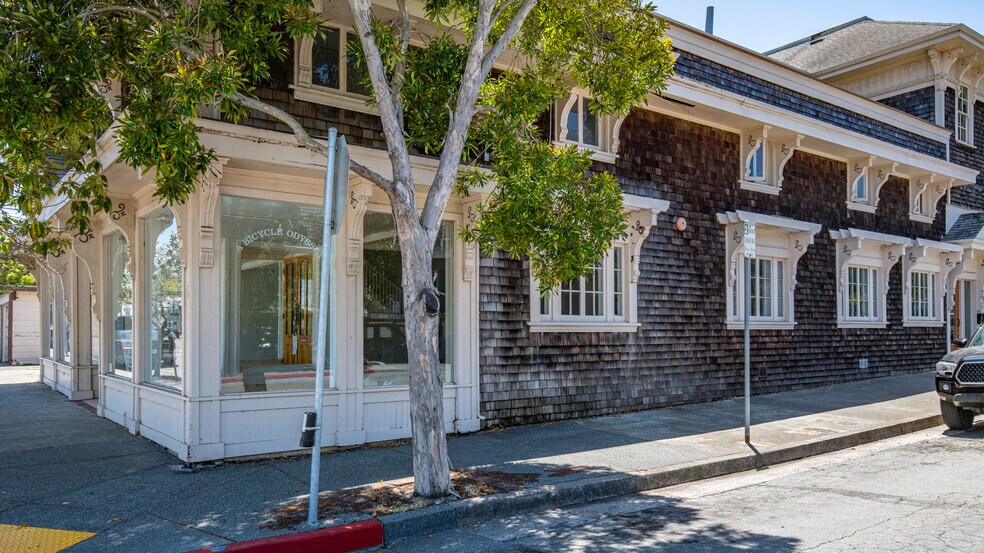More Photos Of 1411-1417 Bridgeway Blvd, Sausalito Storefront For Lease