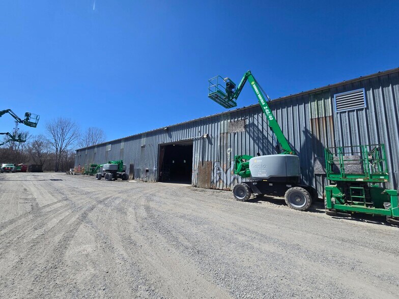 More Photos Of 1987 Robertson Rd, Ottawa Industrial For Lease