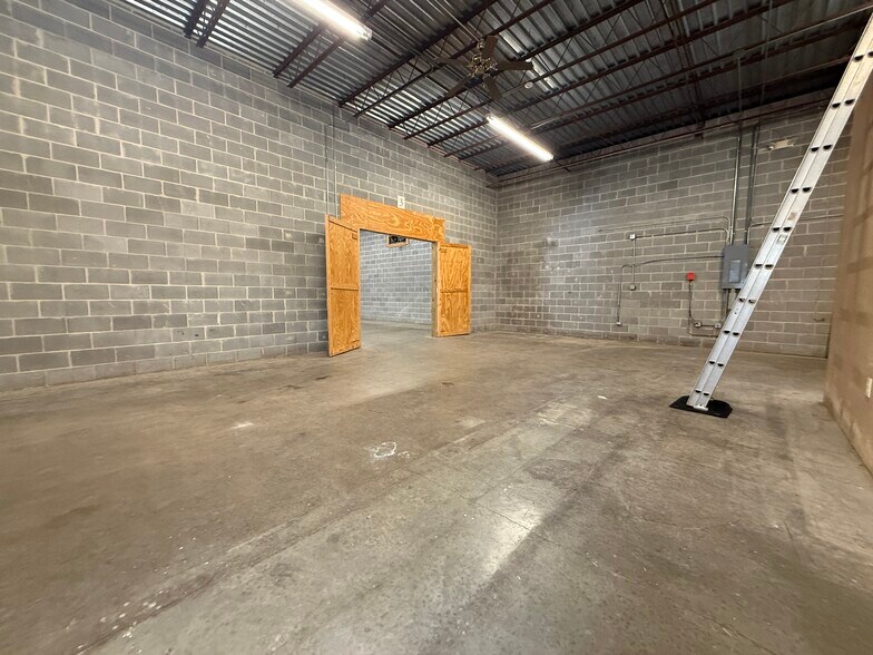 More Photos Of 150 Southmoore Ave, Aberdeen Warehouse For Lease