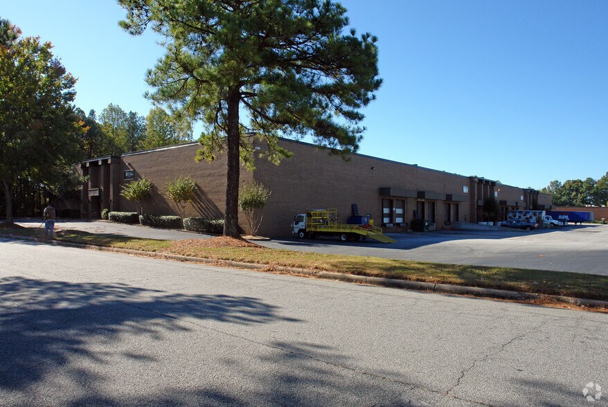 More Photos Of 4300 Bankers Cir, Atlanta Warehouse For Lease