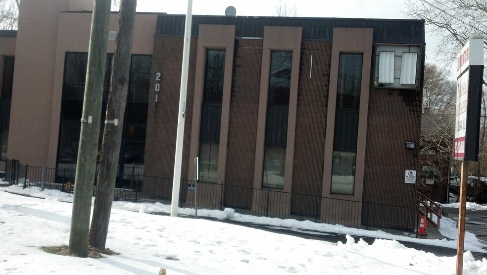 More Photos Of 201 Lower Notch Rd, Little Falls Medical For Lease