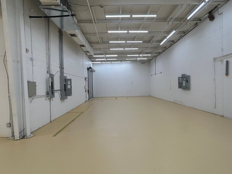 More Photos Of 7400 US Highway 19, New Port Richey Storefront For Lease