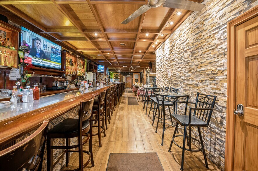 More Photos Of 9529 Sutphin Blvd, Jamaica Restaurant For Sale