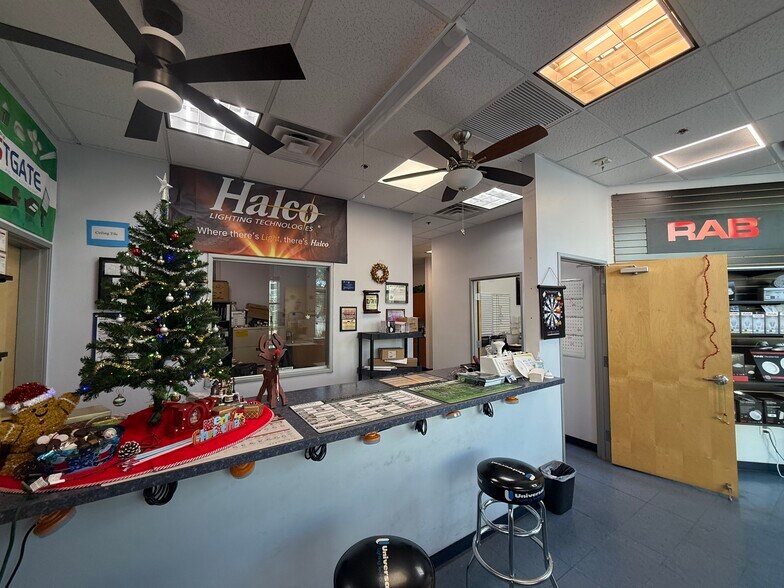 More Photos Of 20634 N 28th St, Phoenix Warehouse For Sale