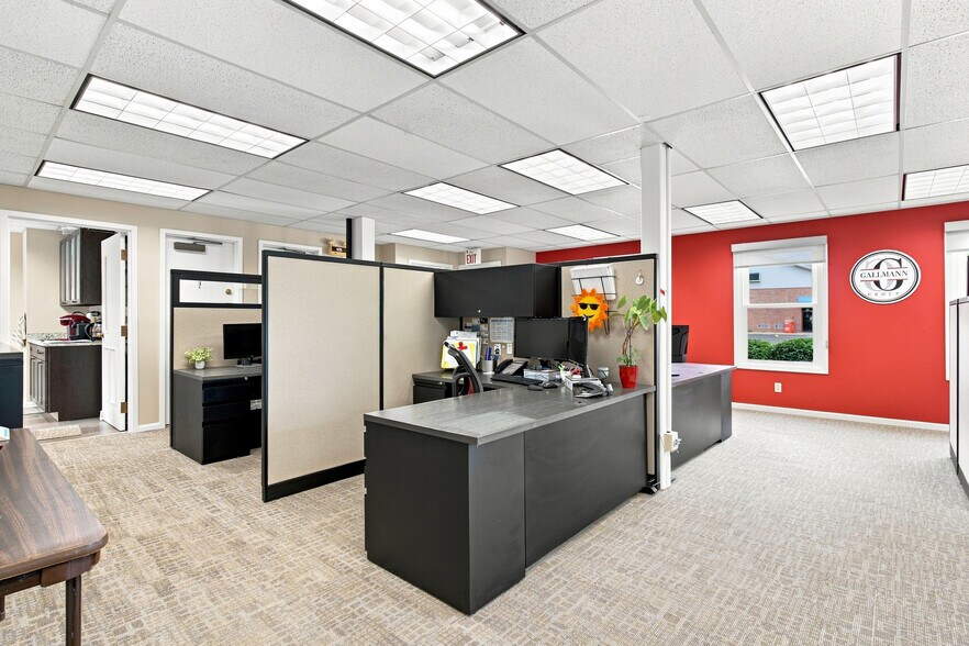 More Photos Of 33610 Solon Rd, Solon Office For Sale