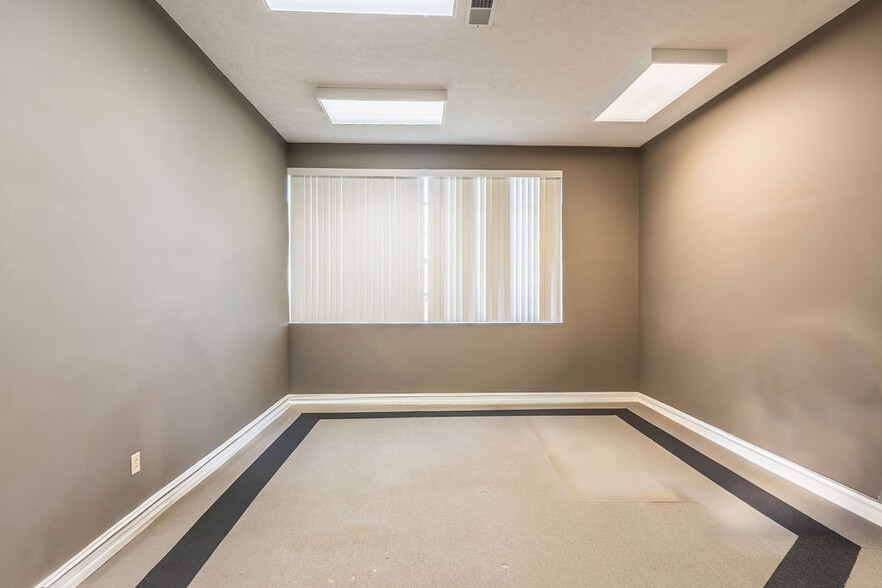 More Photos Of 140 College St, Crofton Schools For Sale