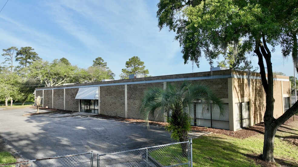 Primary Photo Of 6641 Ramona Blvd, Jacksonville Light Distribution For Lease