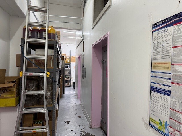 More Photos Of 4574-4578 W Adams Blvd, Los Angeles Restaurant For Sale