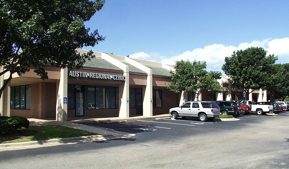 More Photos Of 8106- Brodie Ln, Austin Unknown For Lease