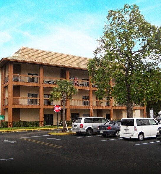 More Photos Of 7800 W Oakland Park Blvd, Sunrise Medical For Sale