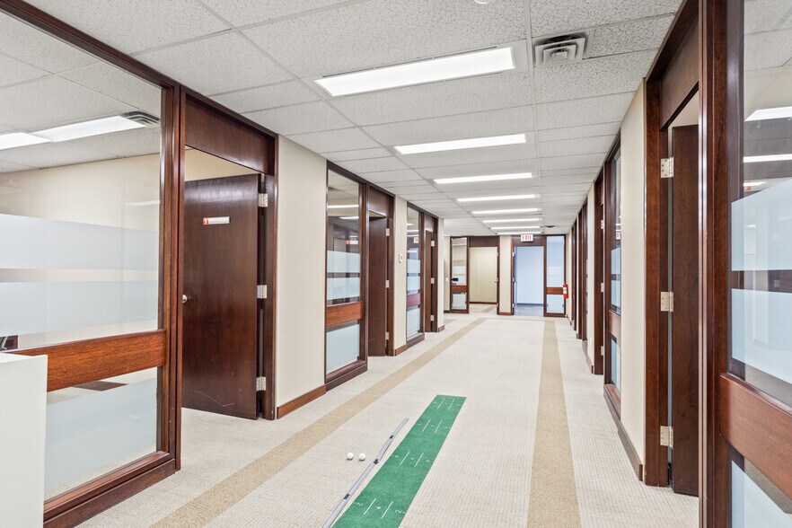 More Photos Of 478 Bernard Av, Kelowna Office For Lease