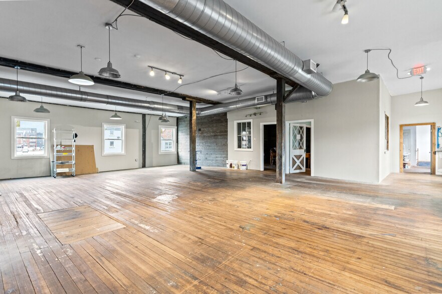 More Photos Of Custom House Wharf Street, Portland General Retail For Lease