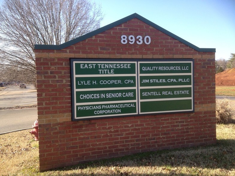 More Photos Of 8930 Cross Park Dr, Knoxville Office For Lease