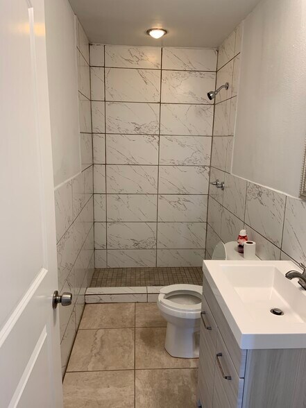 More Photos Of 10210 Monroe Dr, Dallas Light Distribution For Sale