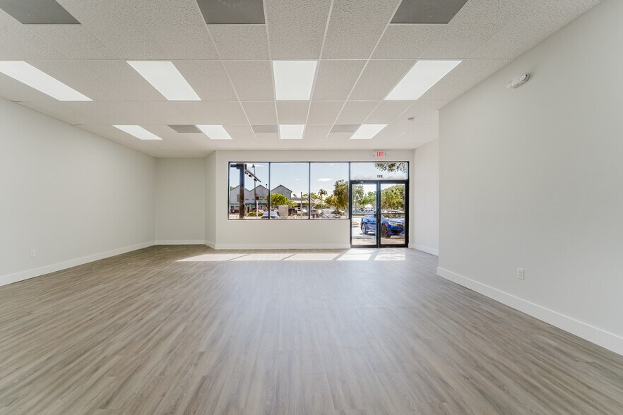 More Photos Of 209 W Hillsboro Blvd, Deerfield Beach General Retail For Lease