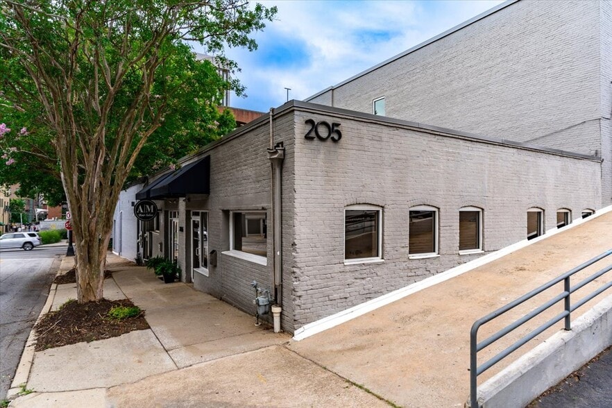 More Photos Of 205 N Laurens St, Greenville Loft Creative Space For Lease