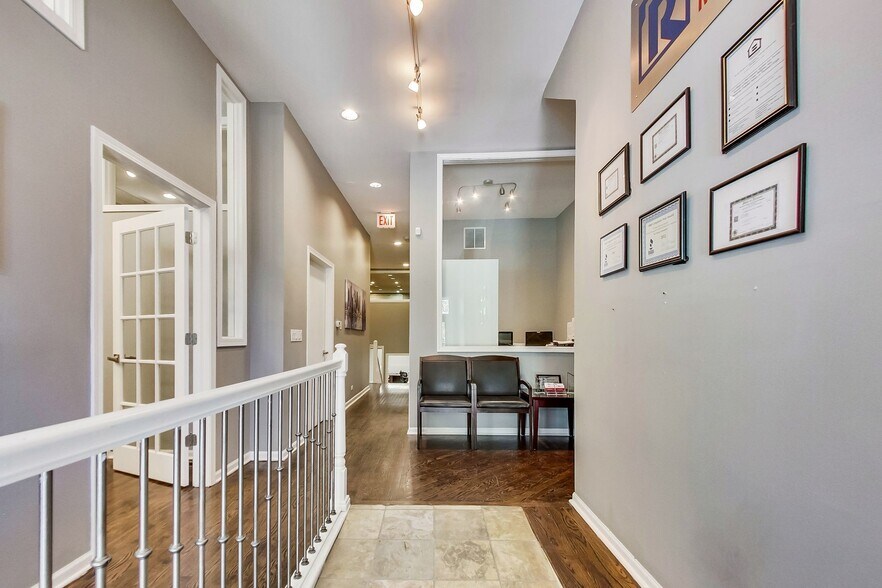 More Photos Of 2636 N Lincoln Ave, Chicago Apartments For Sale